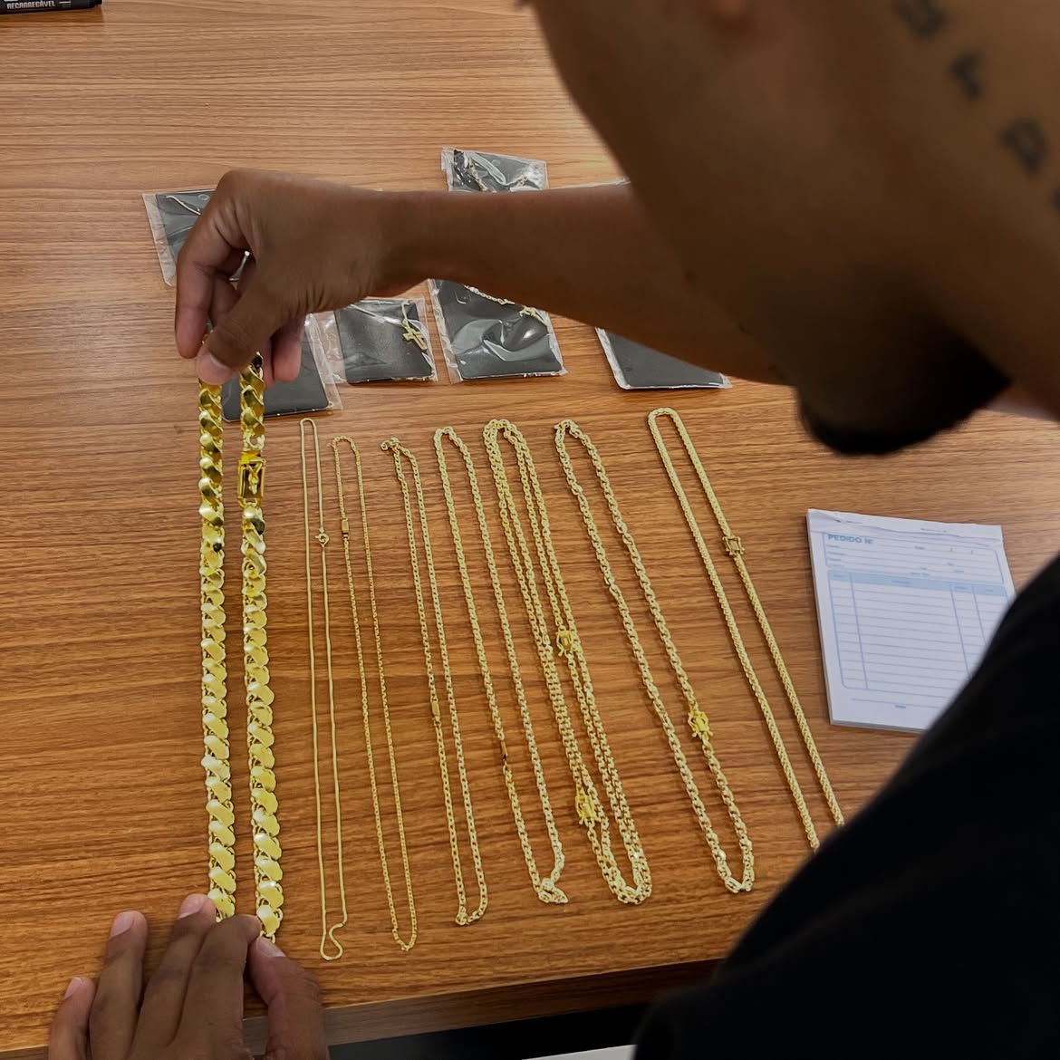 Cordões banhados a ouro 18K disponíveis para pronta entrega